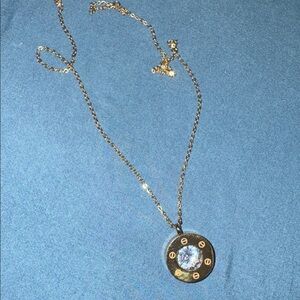 Elegant Gold Pendant Necklace